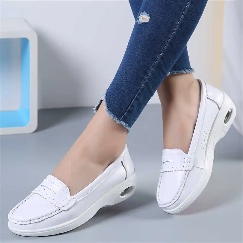 Zapatillas de deporte blancas  - Tech Accessories To Buy reseña y precio