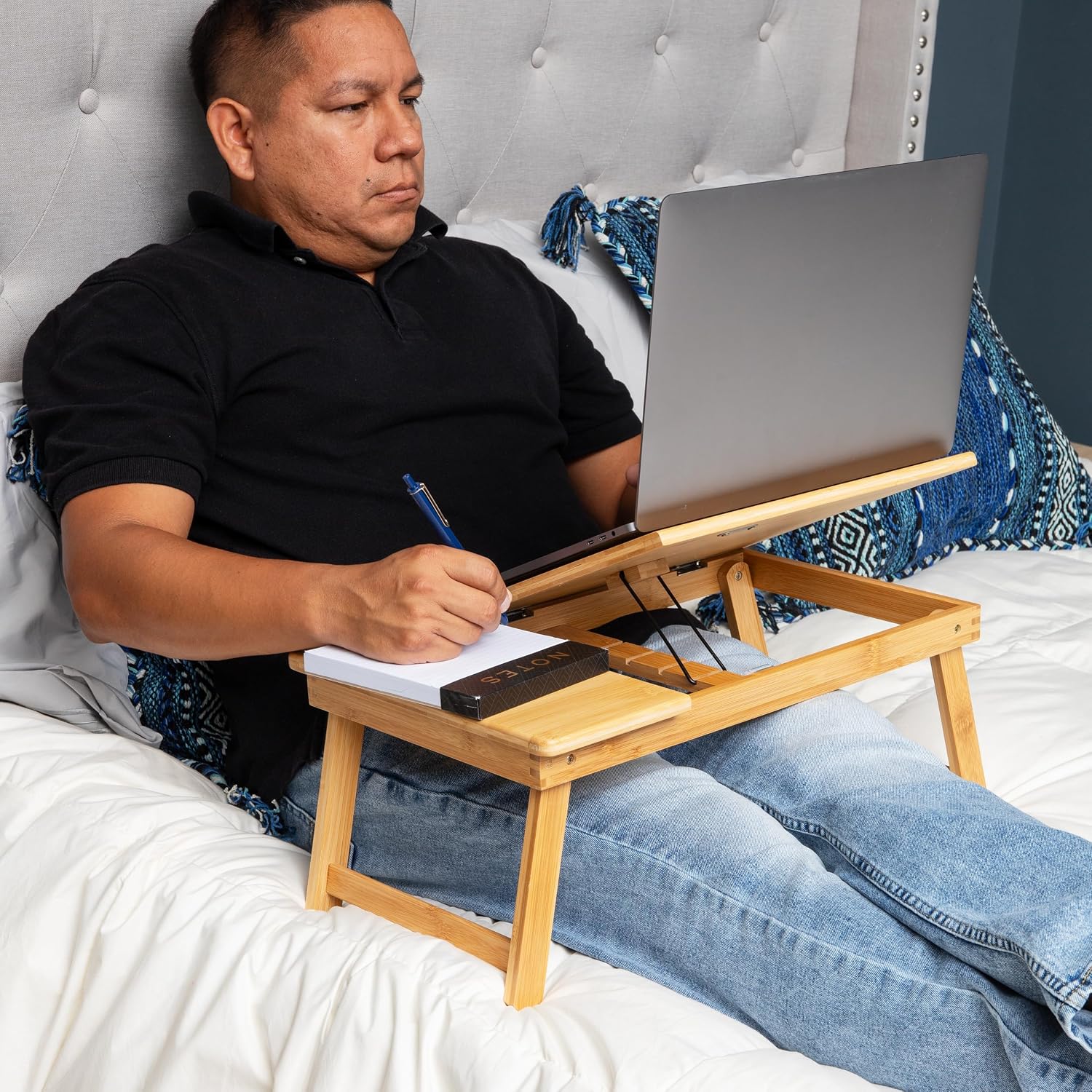 Escritorio portátil con patas  - Laptop Stand Bamboo reseña y precio