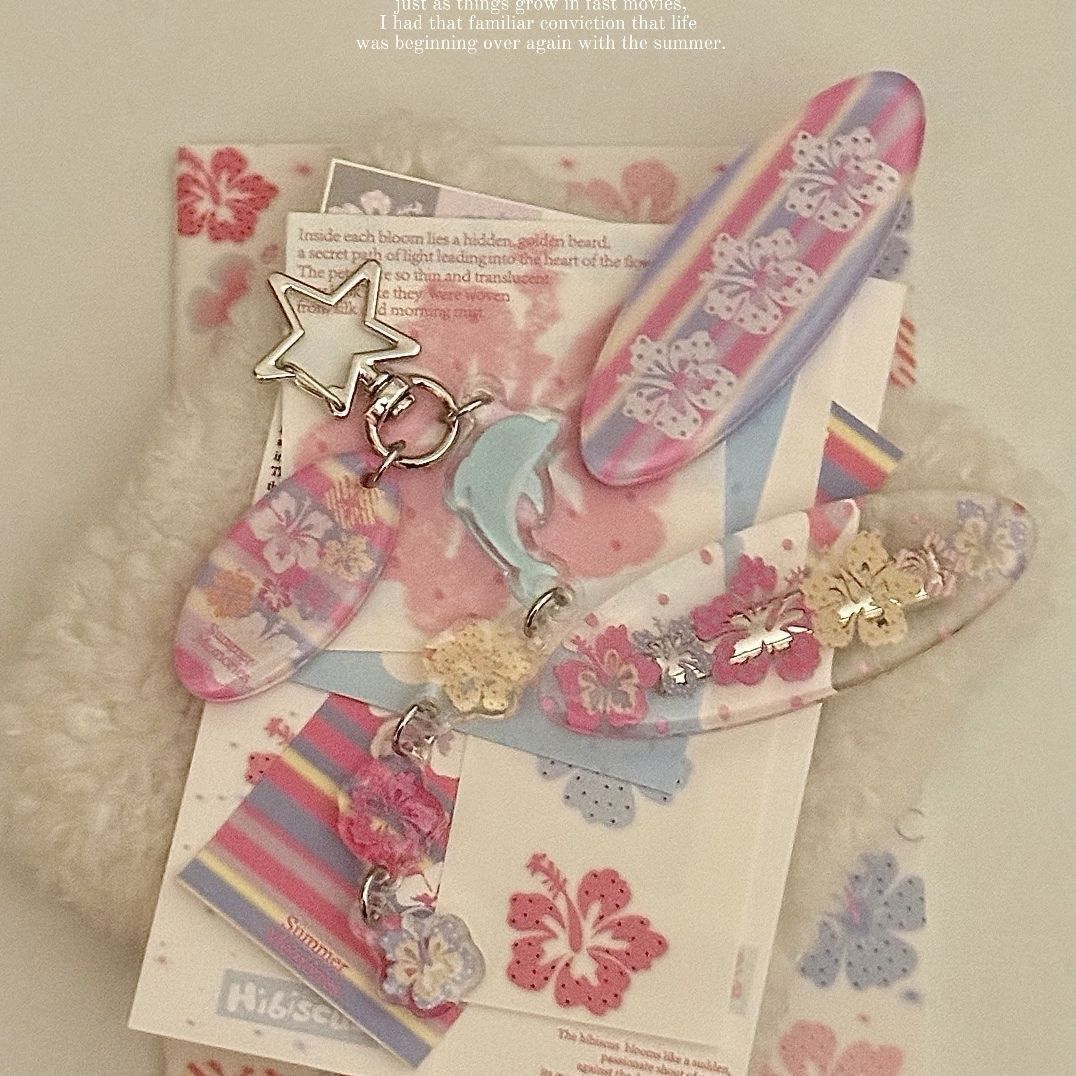 Llavero de verano con dijes ac - Tech Girl Accessories reseña y precio